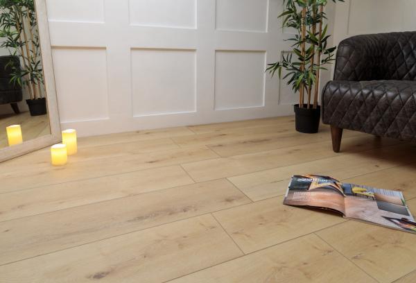 Замковая ПВХ плитка Aquafloor Real Wood XL AF 8008 (1524х228х8 мм, 4V фаска, уп=2,78м2, 43кл, КМ2)